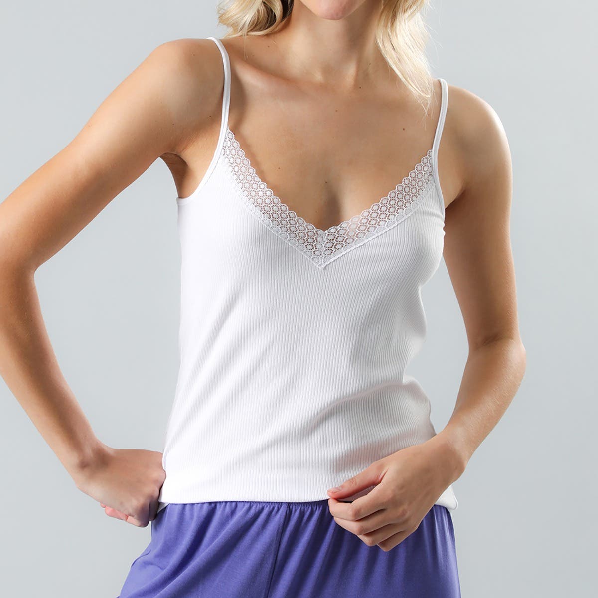https://www.catalogoflores.cl/media/catalog/product/3/3/33039-1_2_5.jpg