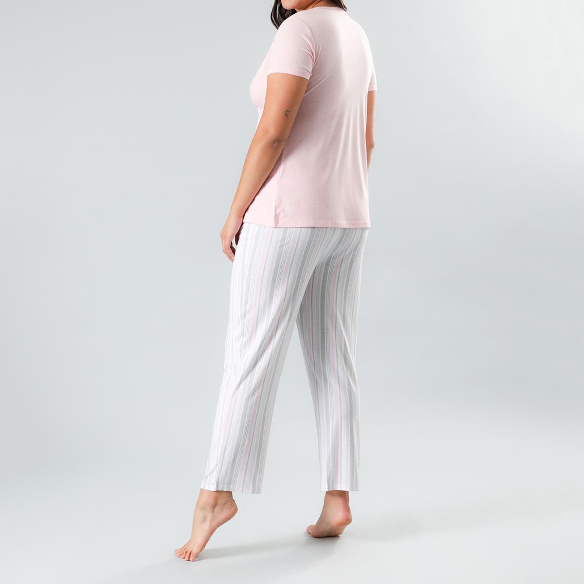 https://www.catalogoflores.cl/media/catalog/product/3/3/33080_geranio_2_1.jpg