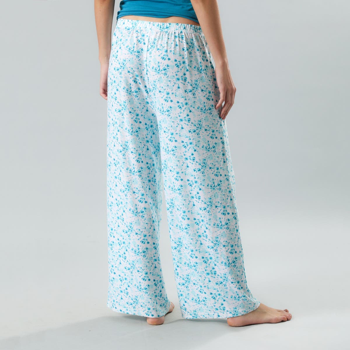 https://www.catalogoflores.cl/media/catalog/product/3/3/33085-187_3.jpg