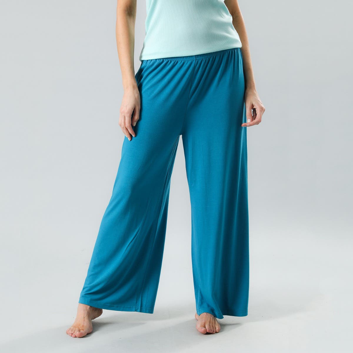https://www.catalogoflores.cl/media/catalog/product/3/3/33085-187_5.jpg