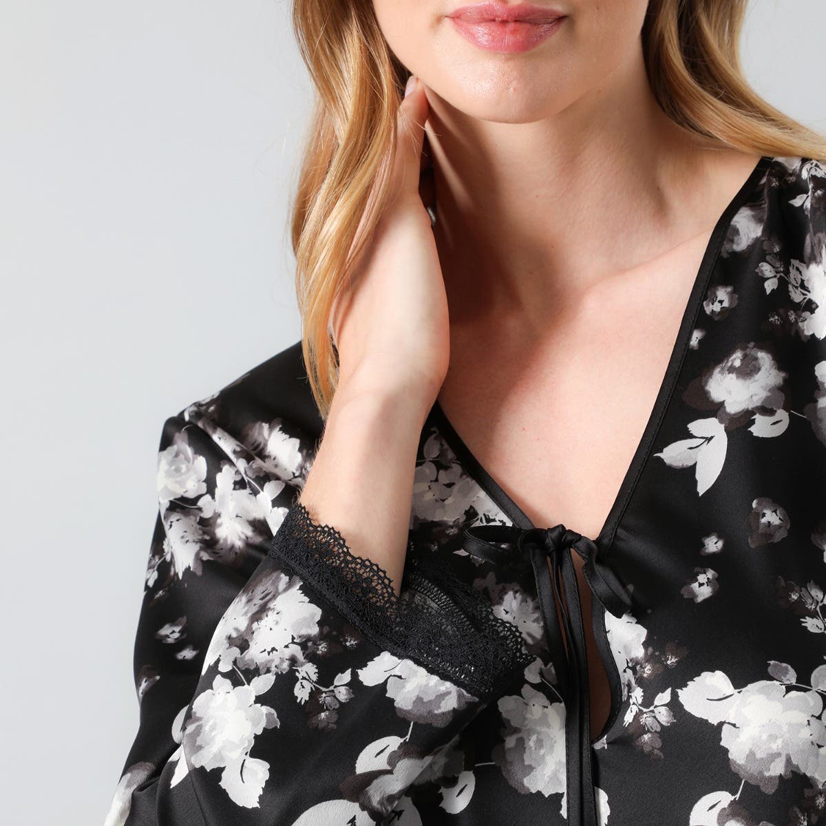 https://www.catalogoflores.cl/media/catalog/product/3/3/33240-114_4.jpg