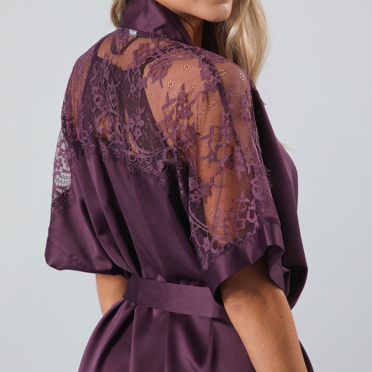 https://www.catalogoflores.cl/media/catalog/product/3/3/33346-204_3.jpg