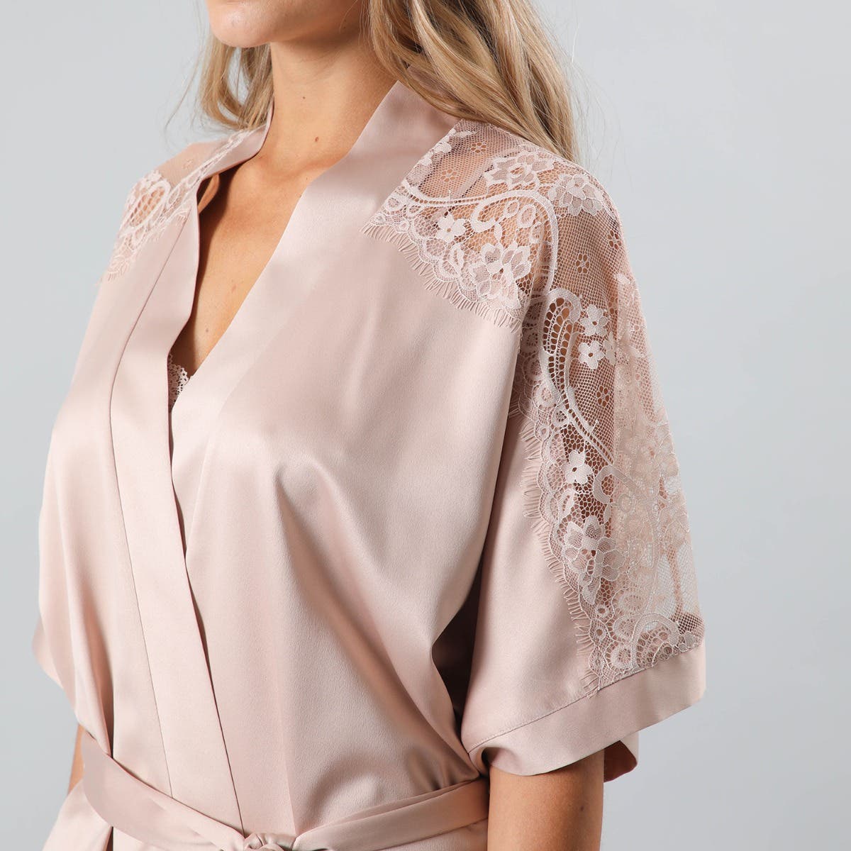 https://www.catalogoflores.cl/media/catalog/product/3/3/33346-206_4.jpg