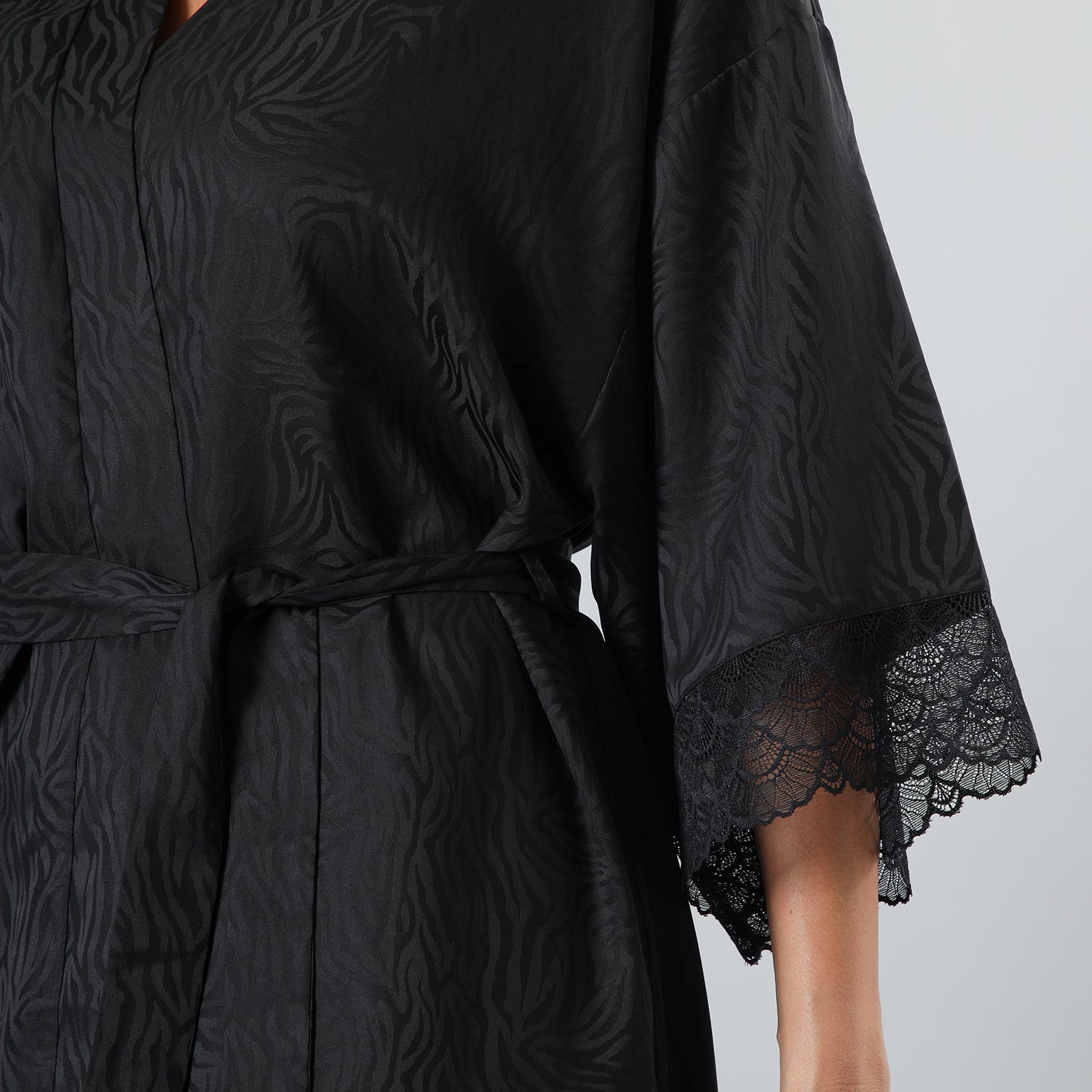 https://www.catalogoflores.cl/media/catalog/product/3/3/33348-2_3_frshzaakdhewctrz.jpg