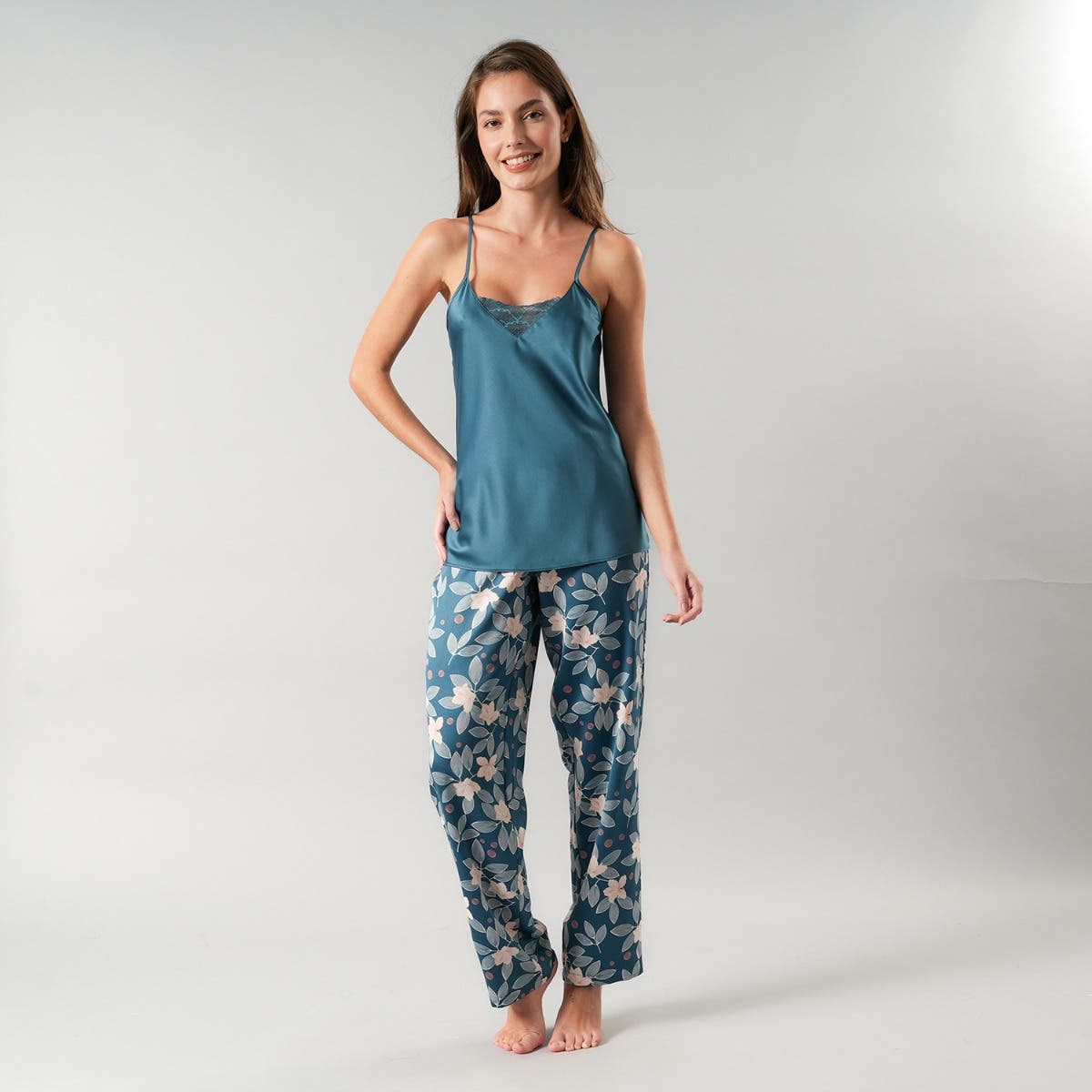 https://www.catalogoflores.cl/media/catalog/product/3/3/33593-222_1.jpg