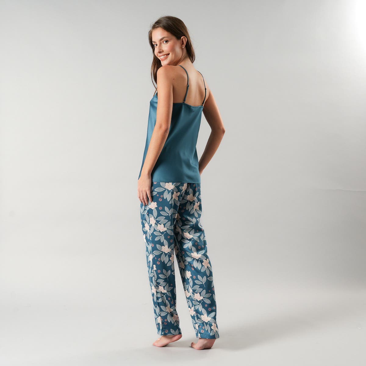 https://www.catalogoflores.cl/media/catalog/product/3/3/33593-222_2_1.jpg