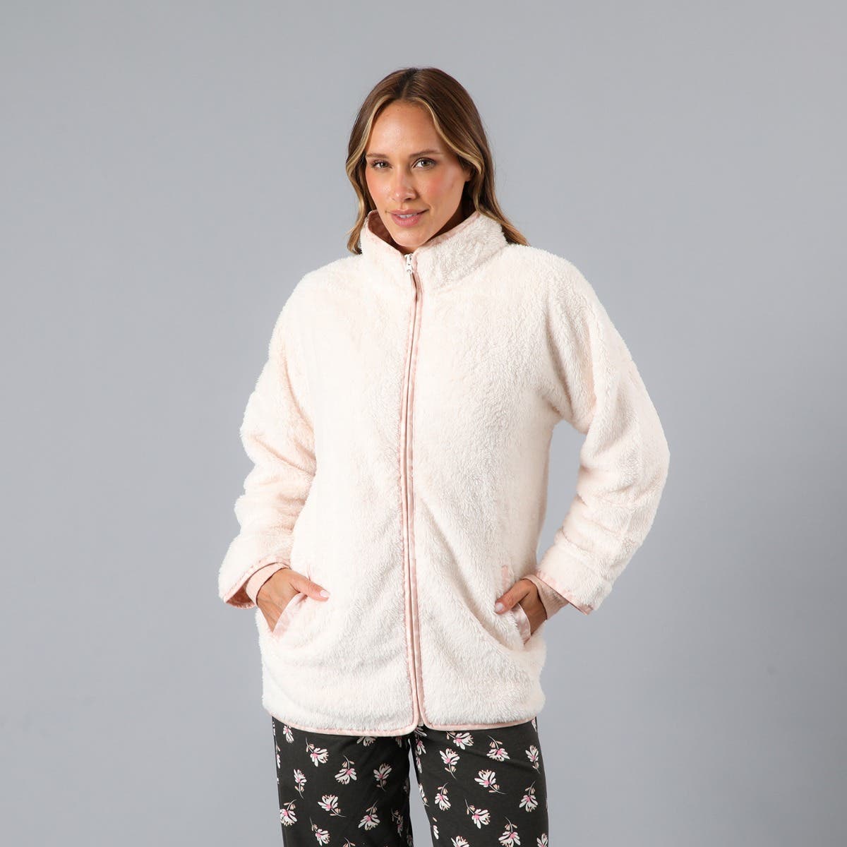 https://www.catalogoflores.cl/media/catalog/product/3/3/33778-17_2_3.jpg