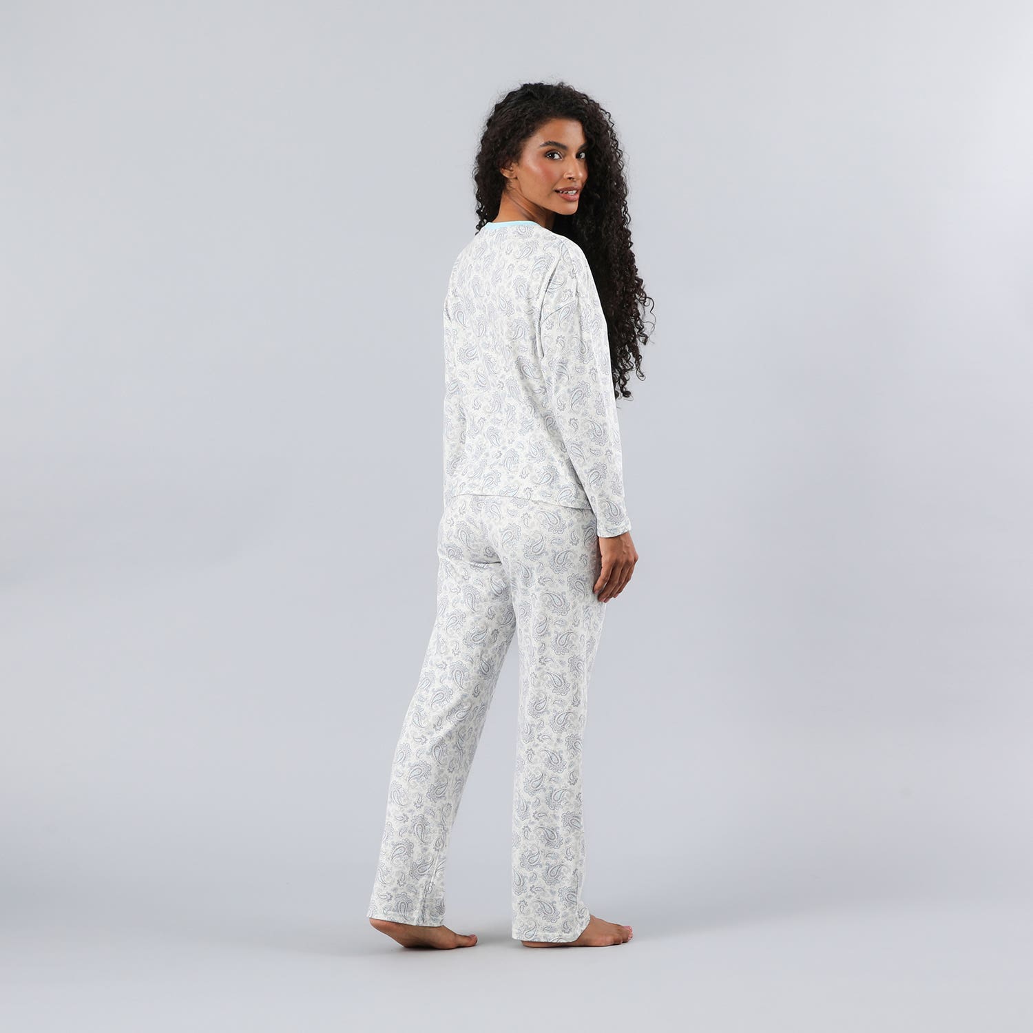 https://www.catalogoflores.cl/media/catalog/product/3/3/33786-58_2_k6niyij7qw6ez0zz.jpg