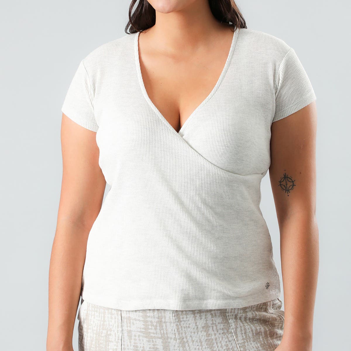 https://www.catalogoflores.cl/media/catalog/product/5/0/50377-3_2.jpg